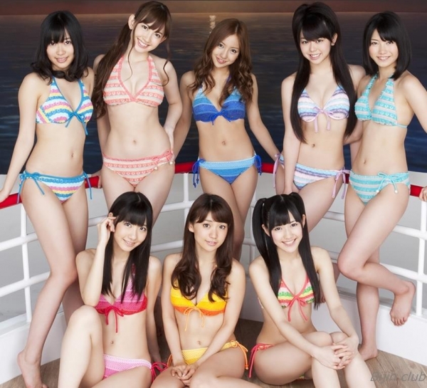 アイドル AKB48 横山由依 皆と一緒の高画質な水着画像など65枚 アイコラ ヌード おっぱい お尻 エロ画像b019a.jpg