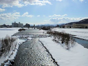 雪の豊平川