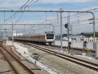武蔵小金井駅下りホームから高尾方を見る。3・4番線の入換信号機が使用開始になった以外変化は無い。