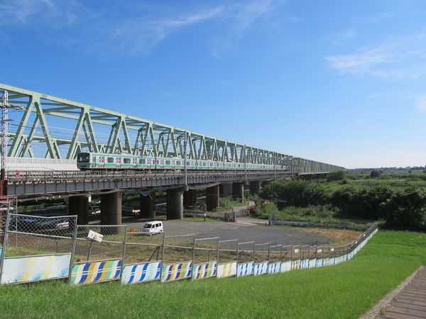 取手駅側から見た常磐線利根川橋梁。